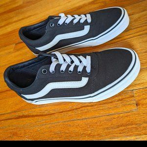 Vans Old Skool Sneaker - Black - NWOT - Size 7